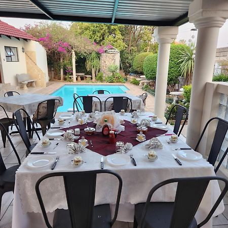 Xaviera Guest House พริทอเรีย ภายนอก รูปภาพ