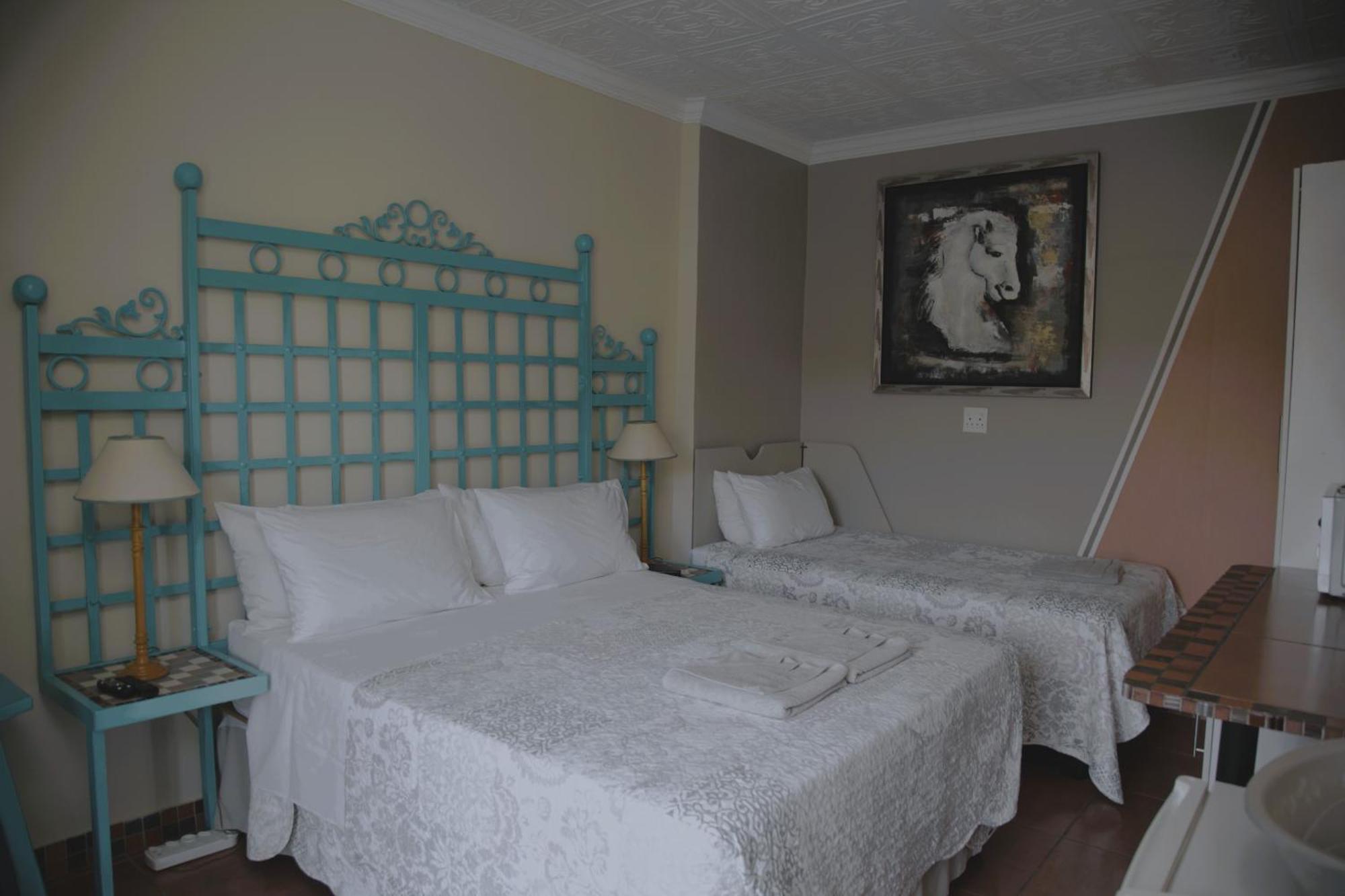 Xaviera Guest House พริทอเรีย ภายนอก รูปภาพ