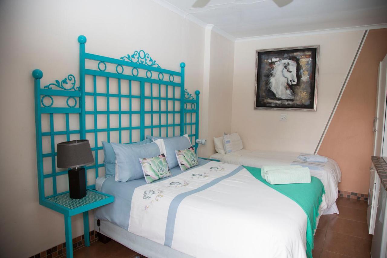 Xaviera Guest House พริทอเรีย ภายนอก รูปภาพ